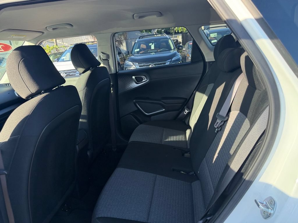 Used 2021 Kia Soul S FWD image 12