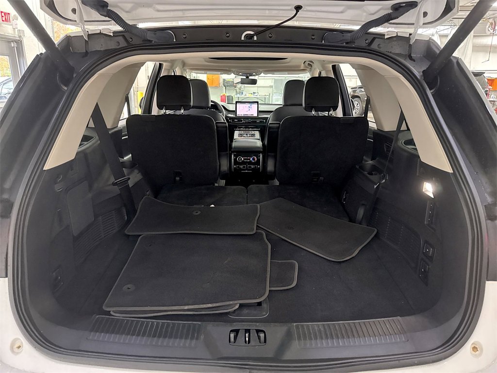 Used 2022 Lincoln Aviator AWD w/ Premium Package image 29