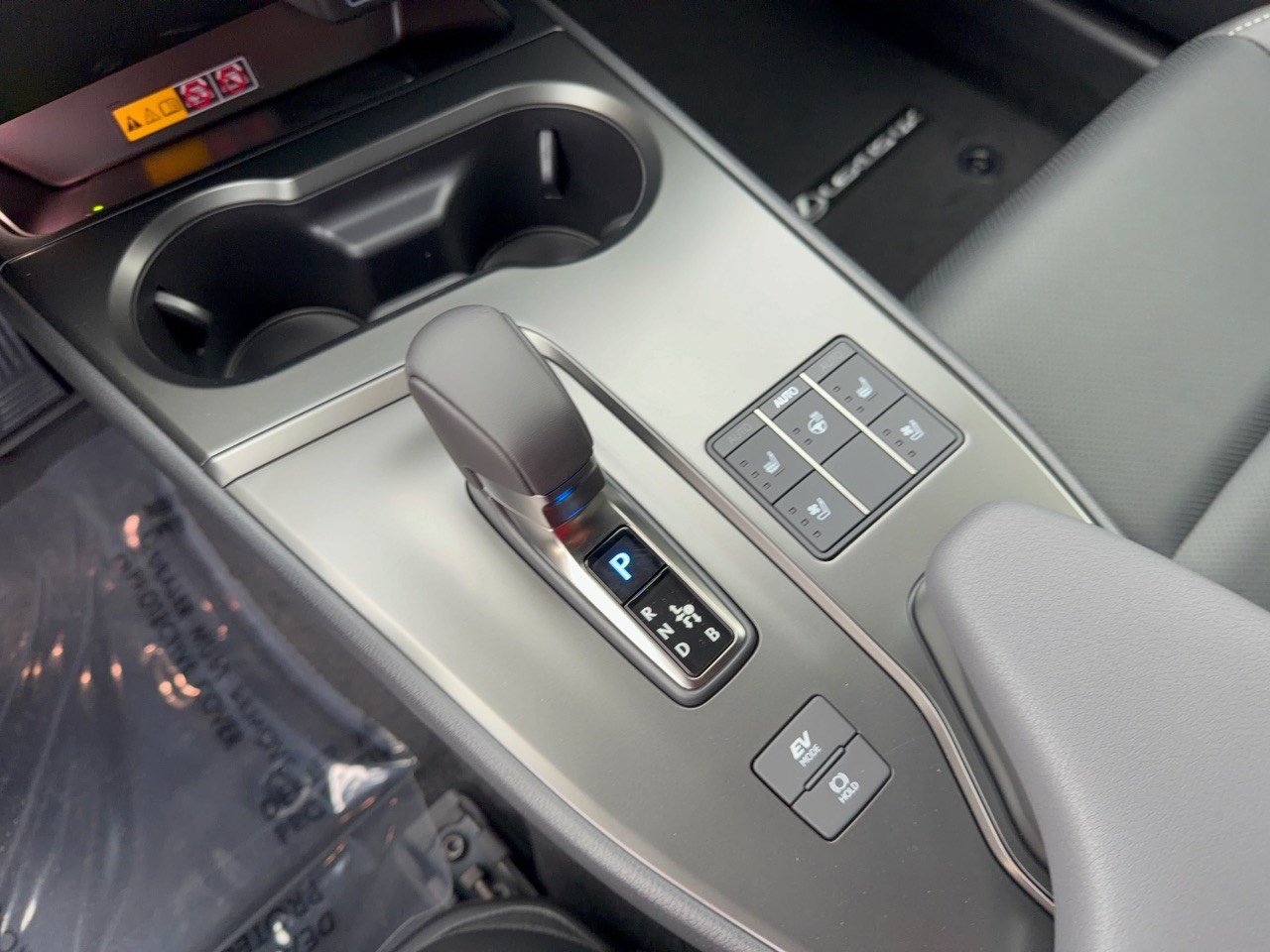 New 2026 Lexus UX 300h AWD w/ Accessory Package (2T) image 21