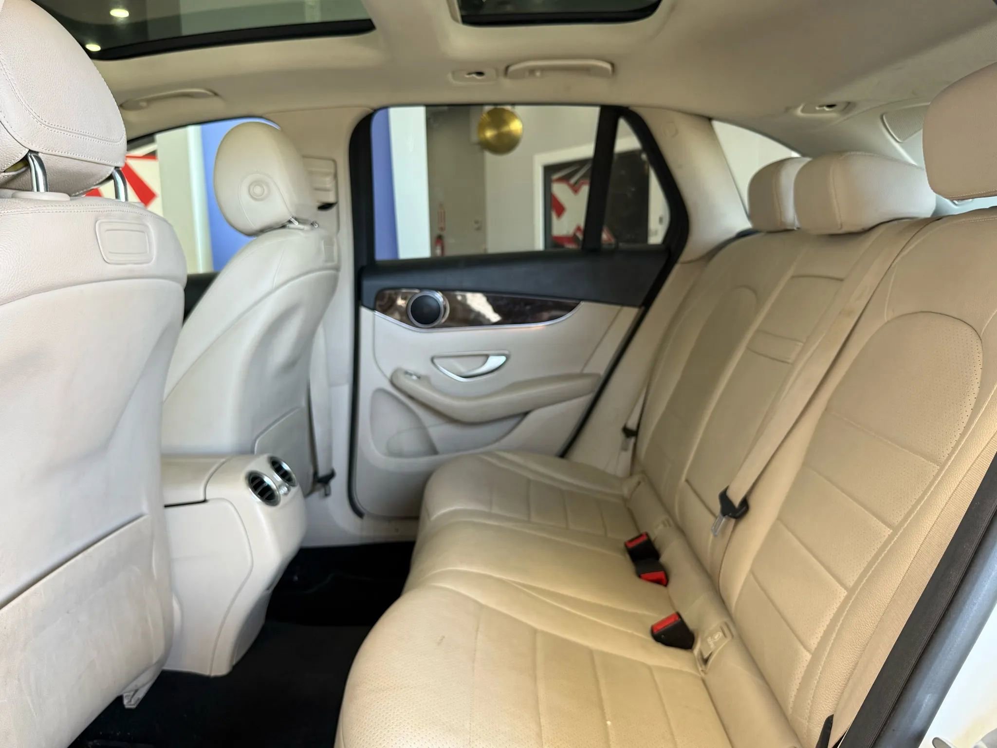 Used 2019 Mercedes-Benz GLC 300 image 23