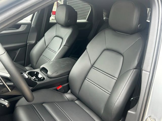 Used 2025 Porsche Cayenne Coupe AWD/4WD image 5