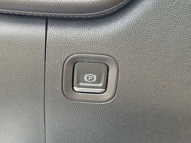 Used 2020 Chevrolet Silverado 1500 LT w/ All-Star Edition AWD/4WD image 24