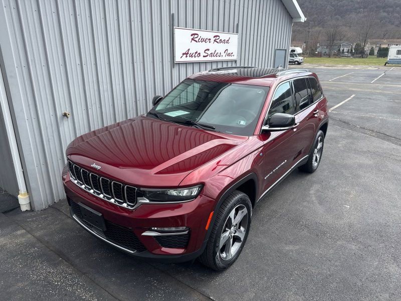 Used 2023 Jeep Grand Cherokee 4WD 4xe image 15