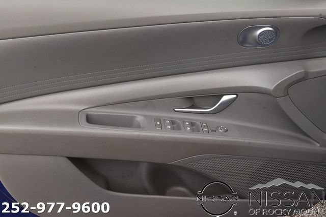 Used 2024 Hyundai Elantra SEL FWD image 9
