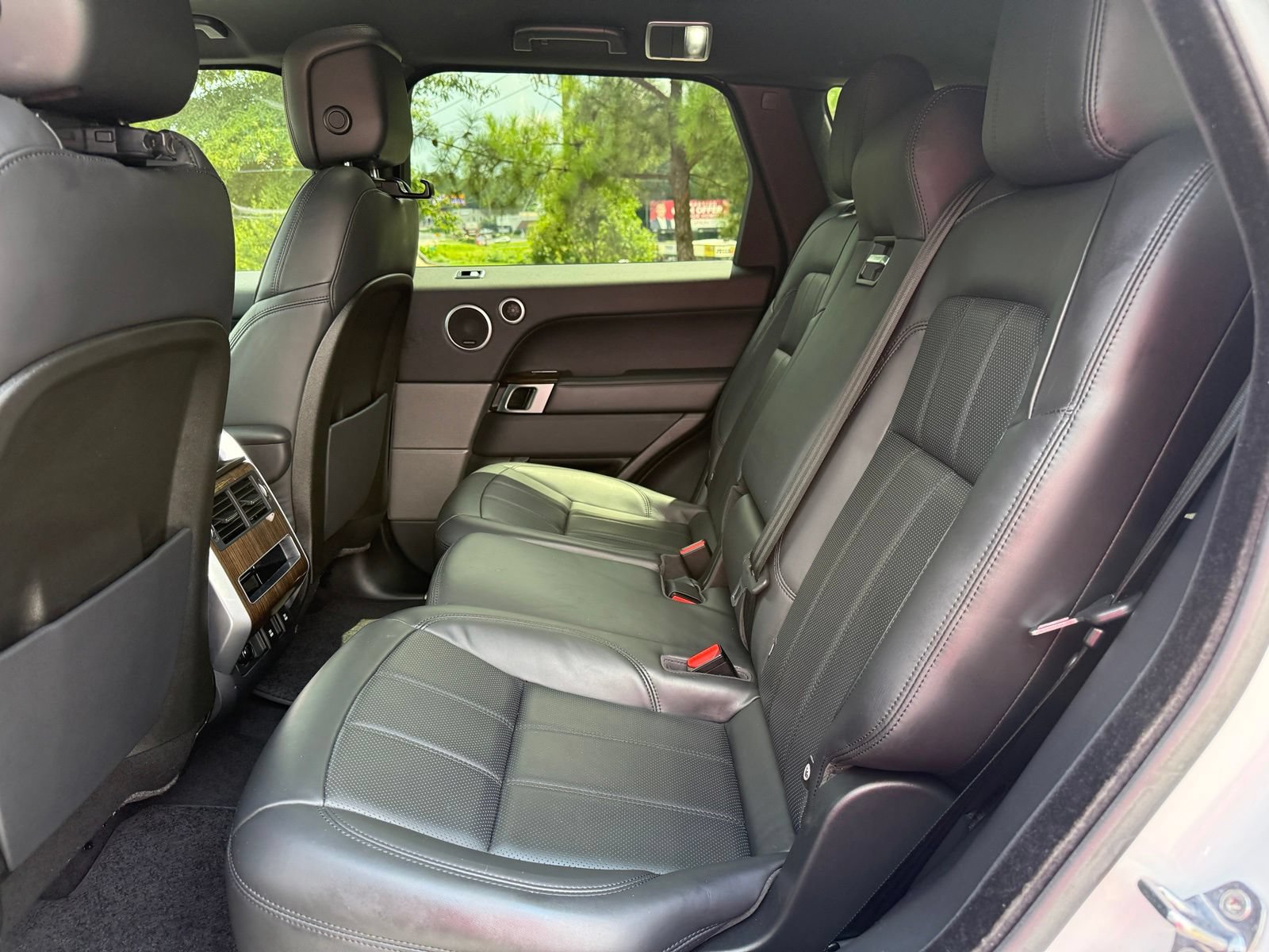Used 2018 Land Rover Range Rover Sport HSE AWD/4WD image 40