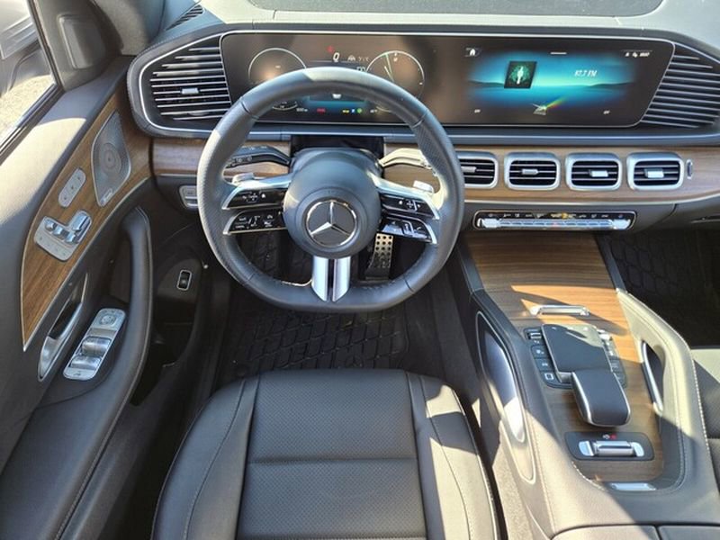 Used 2025 Mercedes-Benz GLS 450 450 4MATIC image 13