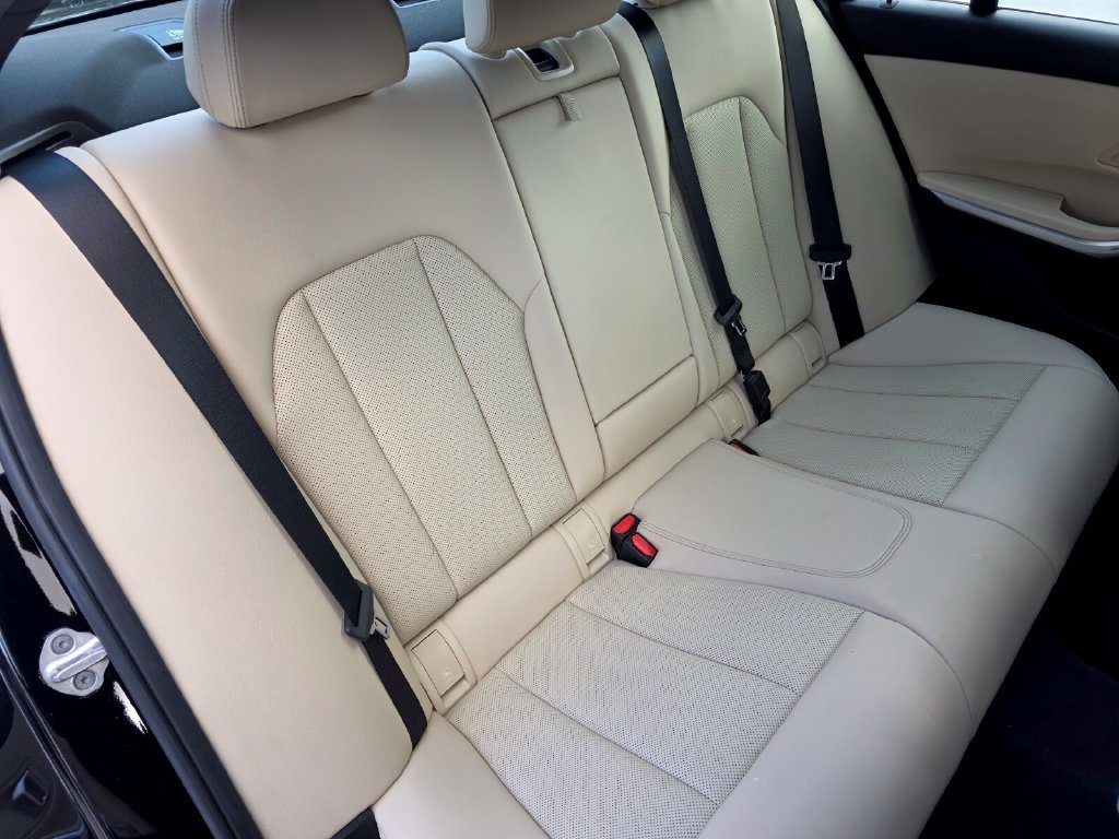 Certified 2024 BMW 330i Sedan w/ Convenience Package RWD image 27