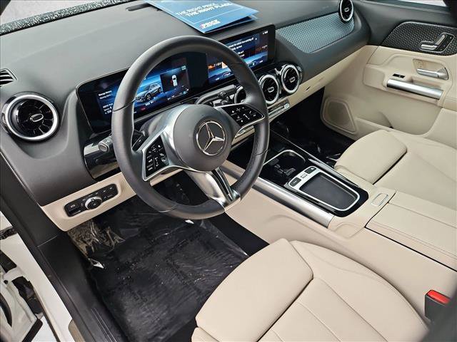 Used 2025 Mercedes-Benz GLA 250 4MATIC image 13