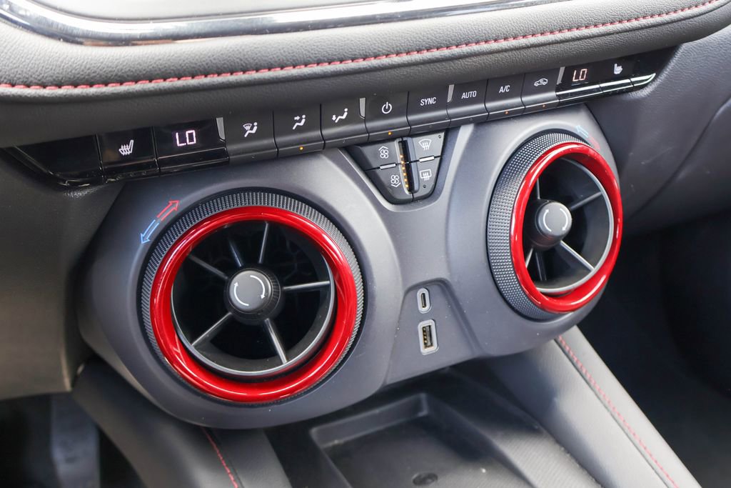 Used 2025 Chevrolet Blazer RS FWD image 14