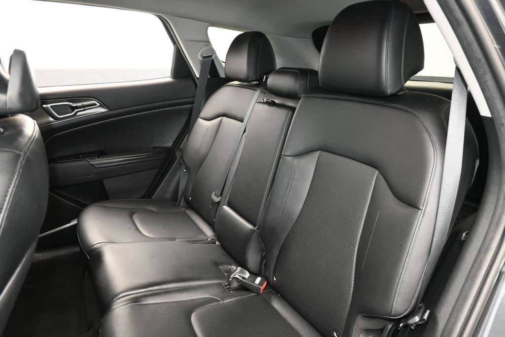 Used 2023 Kia Sportage EX FWD image 32
