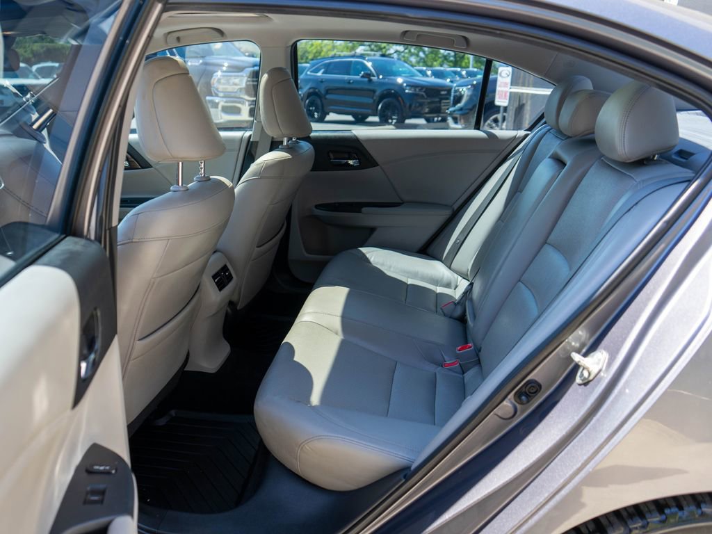 Used 2016 Honda Accord Touring image 13
