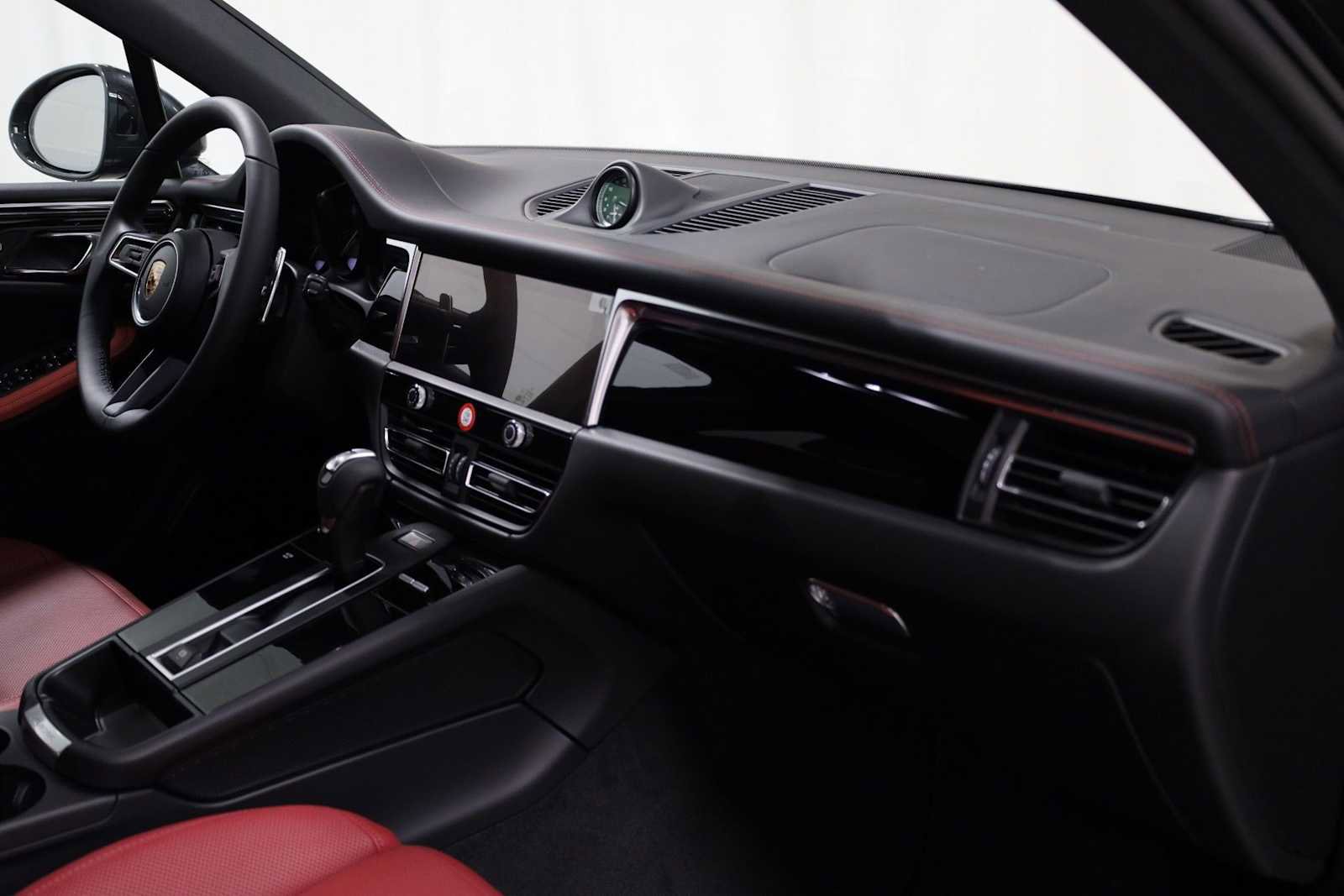 New 2026 Porsche Macan image 6