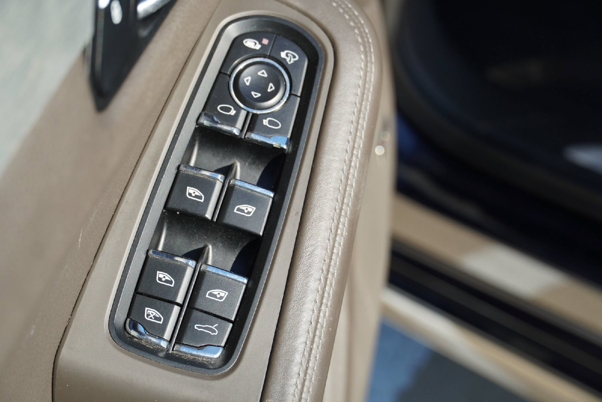 Used 2018 Porsche Macan Turbo image 27