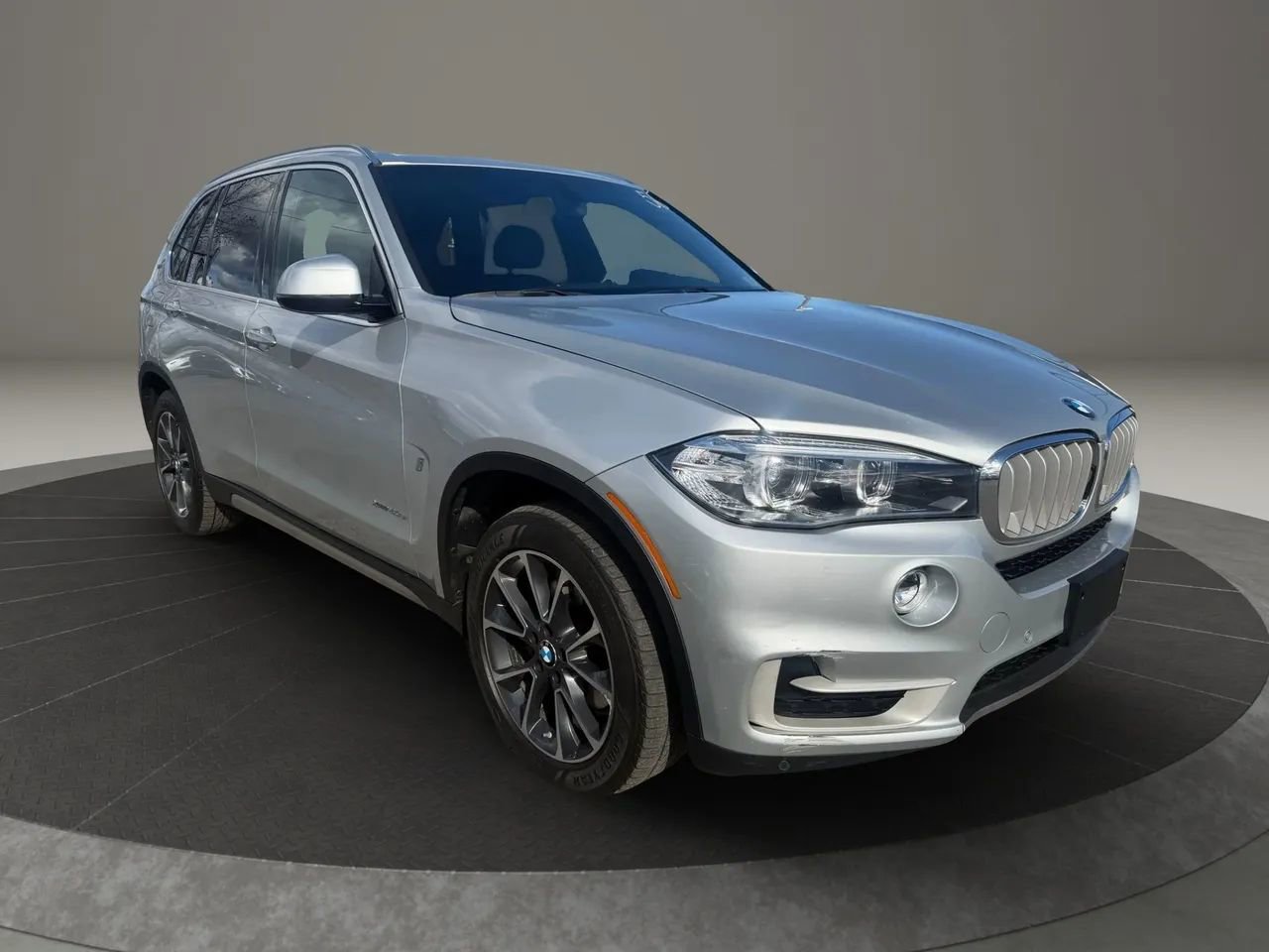 Used 2017 BMW X5 xDrive40e image 3