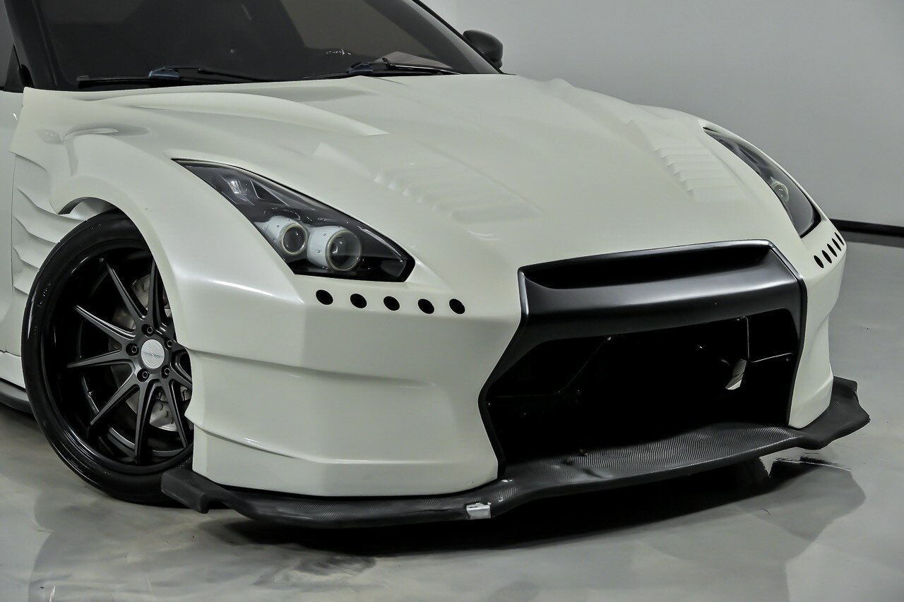 Used 2013 Nissan GT-R Premium AWD/4WD image 3