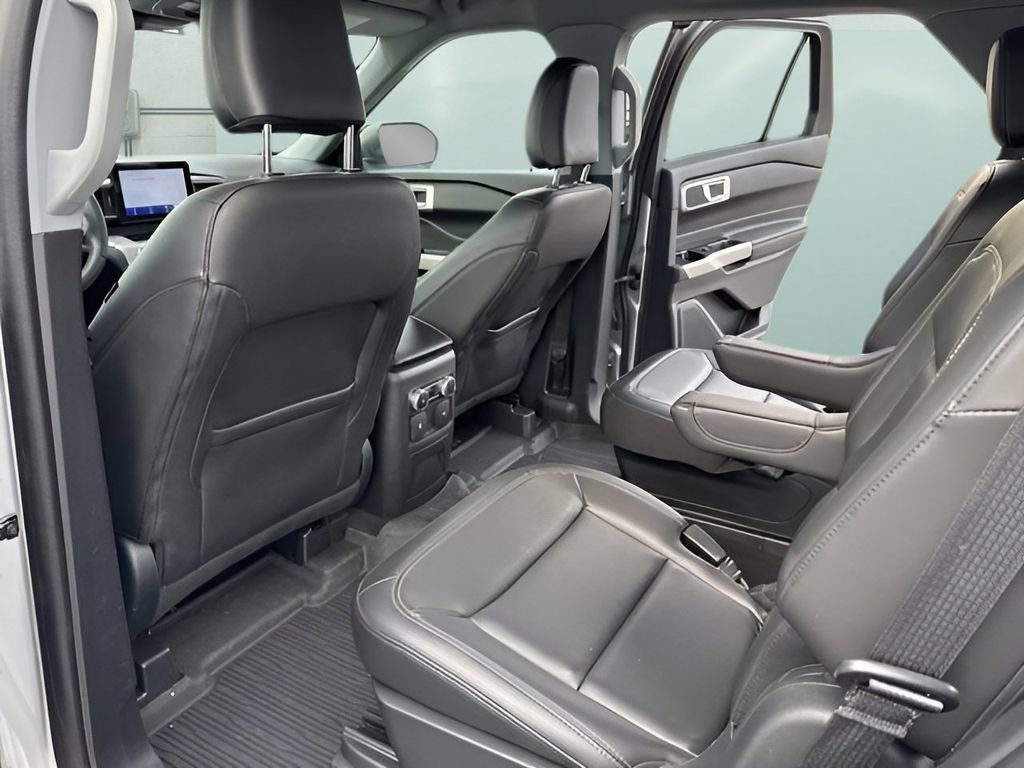 Used 2023 Ford Explorer XLT w/ Equipment Group 202A image 35