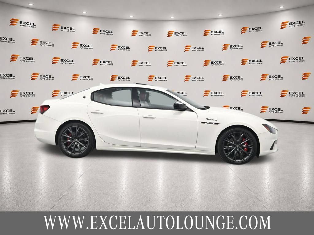 Used 2022 Maserati Ghibli Modena RWD image 6