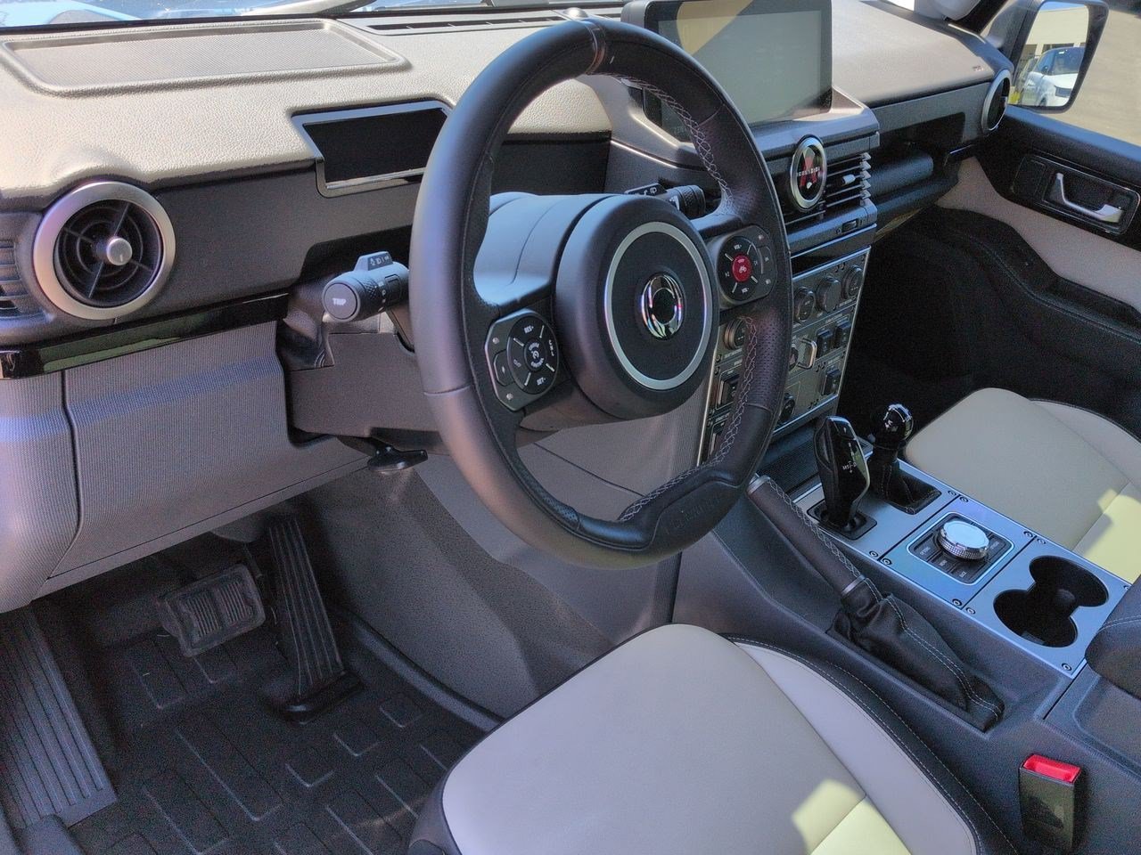 Used 2025 INEOS Grenadier AWD/4WD image 9