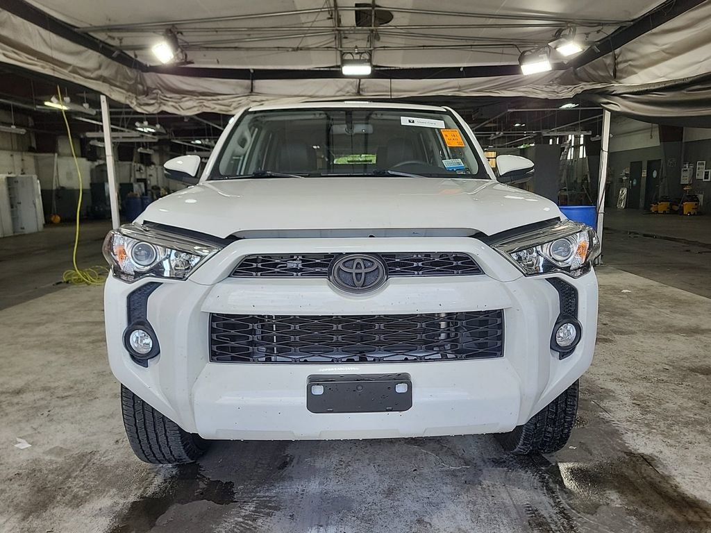 Used 2019 Toyota 4Runner SR5 Premium AWD/4WD image 2