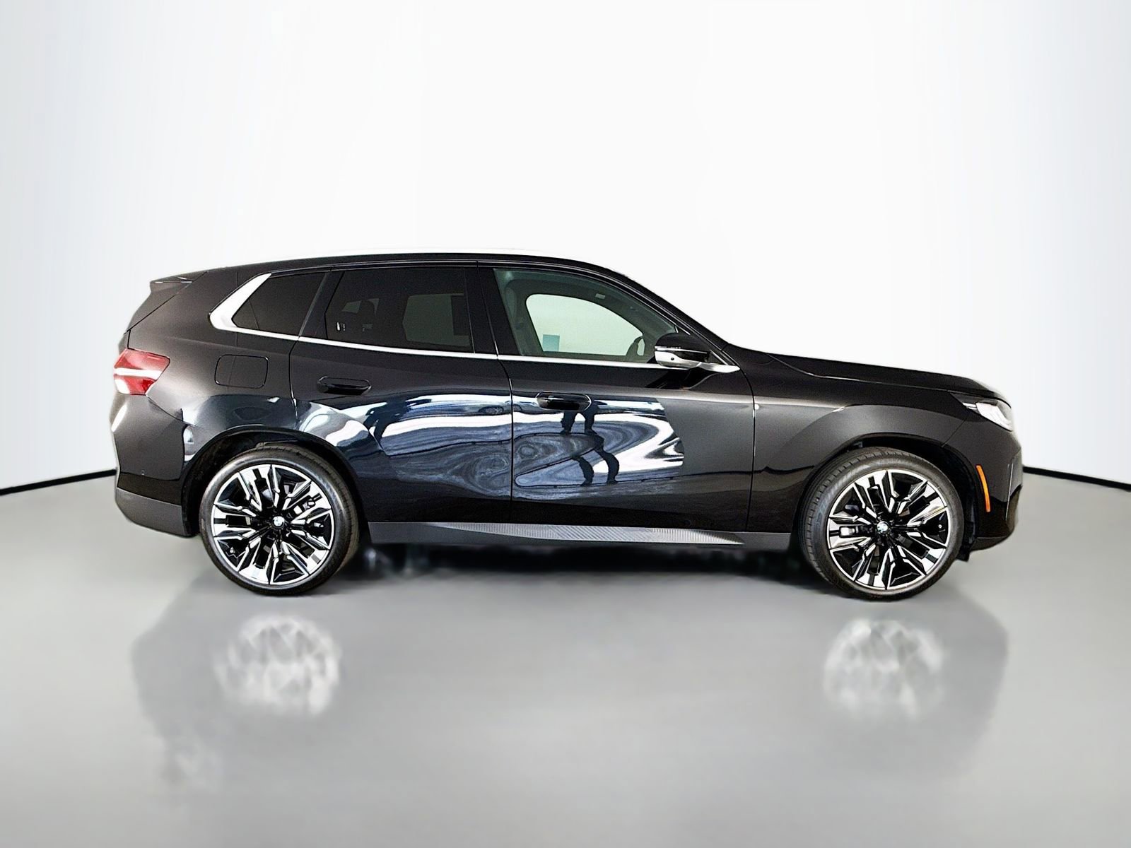 Used 2025 BMW X3 xDrive30i w/ Premium Package image 8