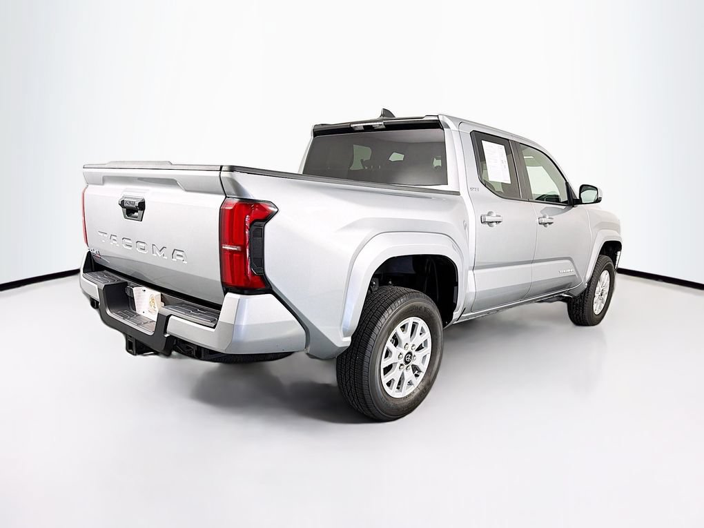 Used 2025 Toyota Tacoma SR5 AWD/4WD image 8