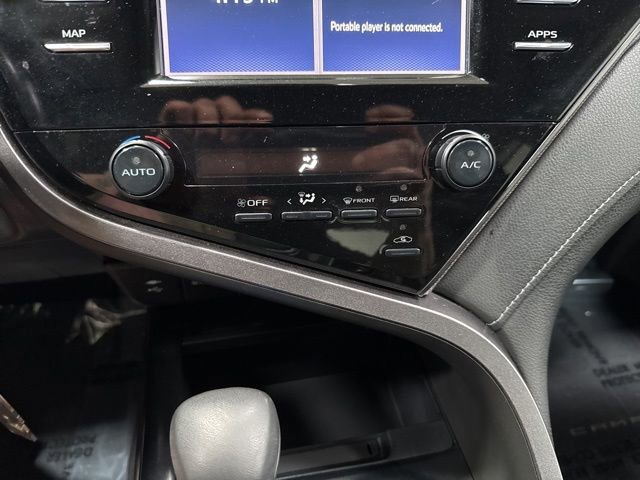 Used 2019 Toyota Camry SE FWD image 18