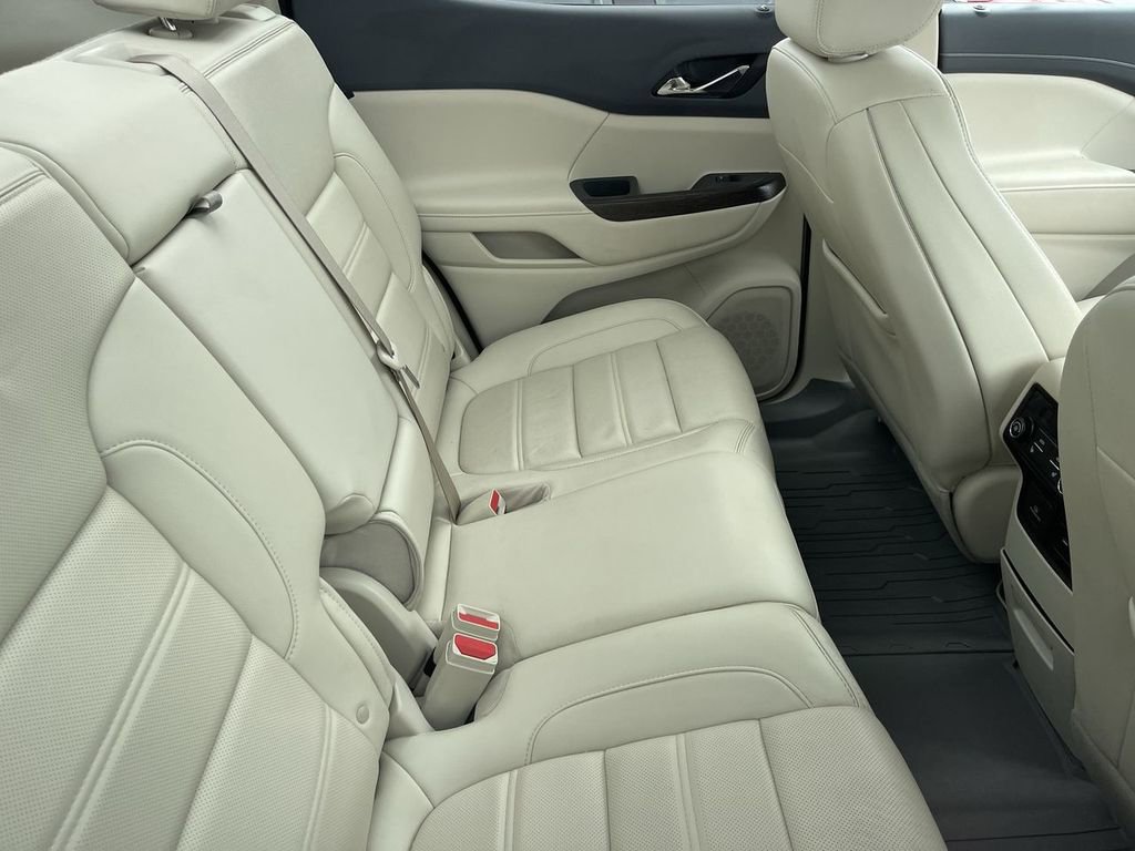 Used 2022 GMC Acadia Denali w/ Denali Ultimate Package image 19