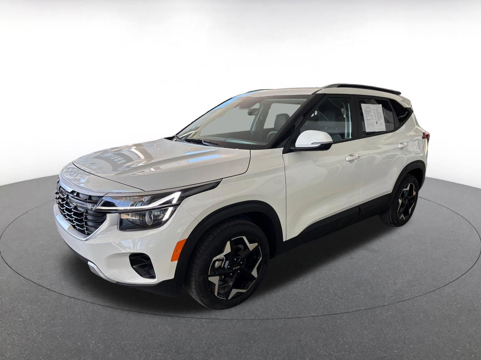 Used 2025 Kia Seltos S image 4