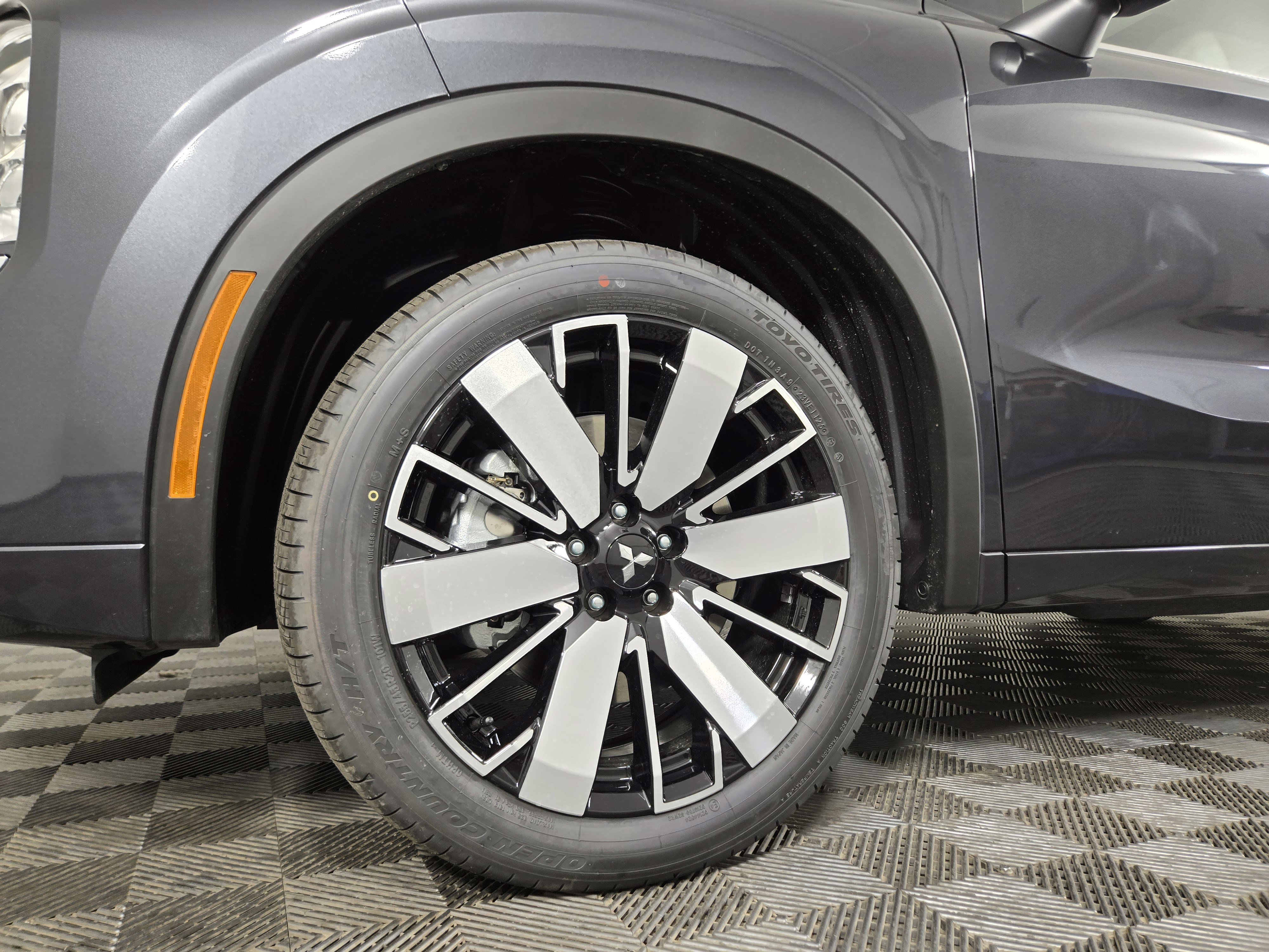 New 2025 Mitsubishi Outlander SEL image 35