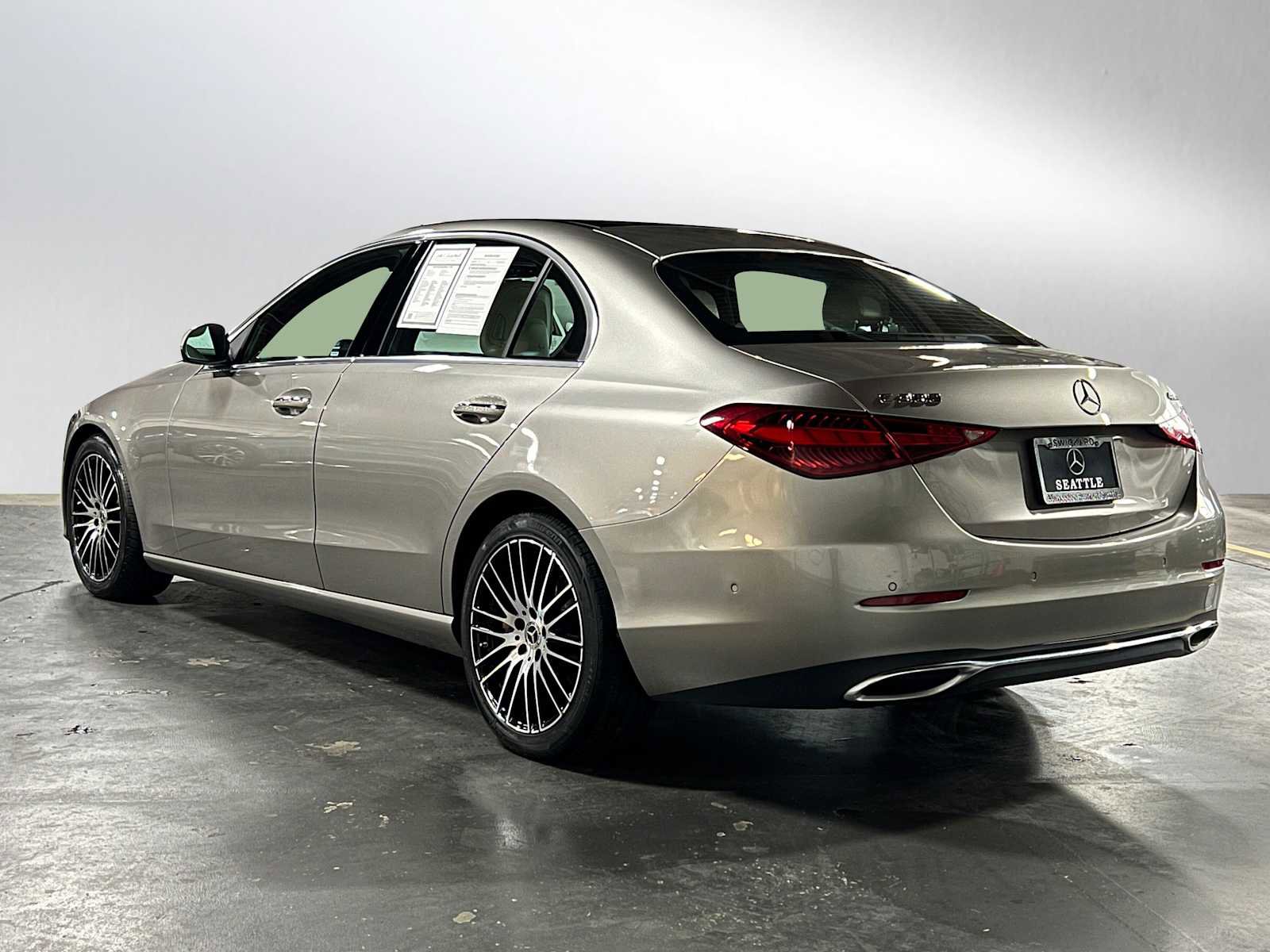 Used 2023 Mercedes-Benz C 300 4MATIC Sedan image 5