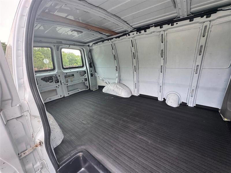 Used 2007 Chevrolet Express 1500 image 21