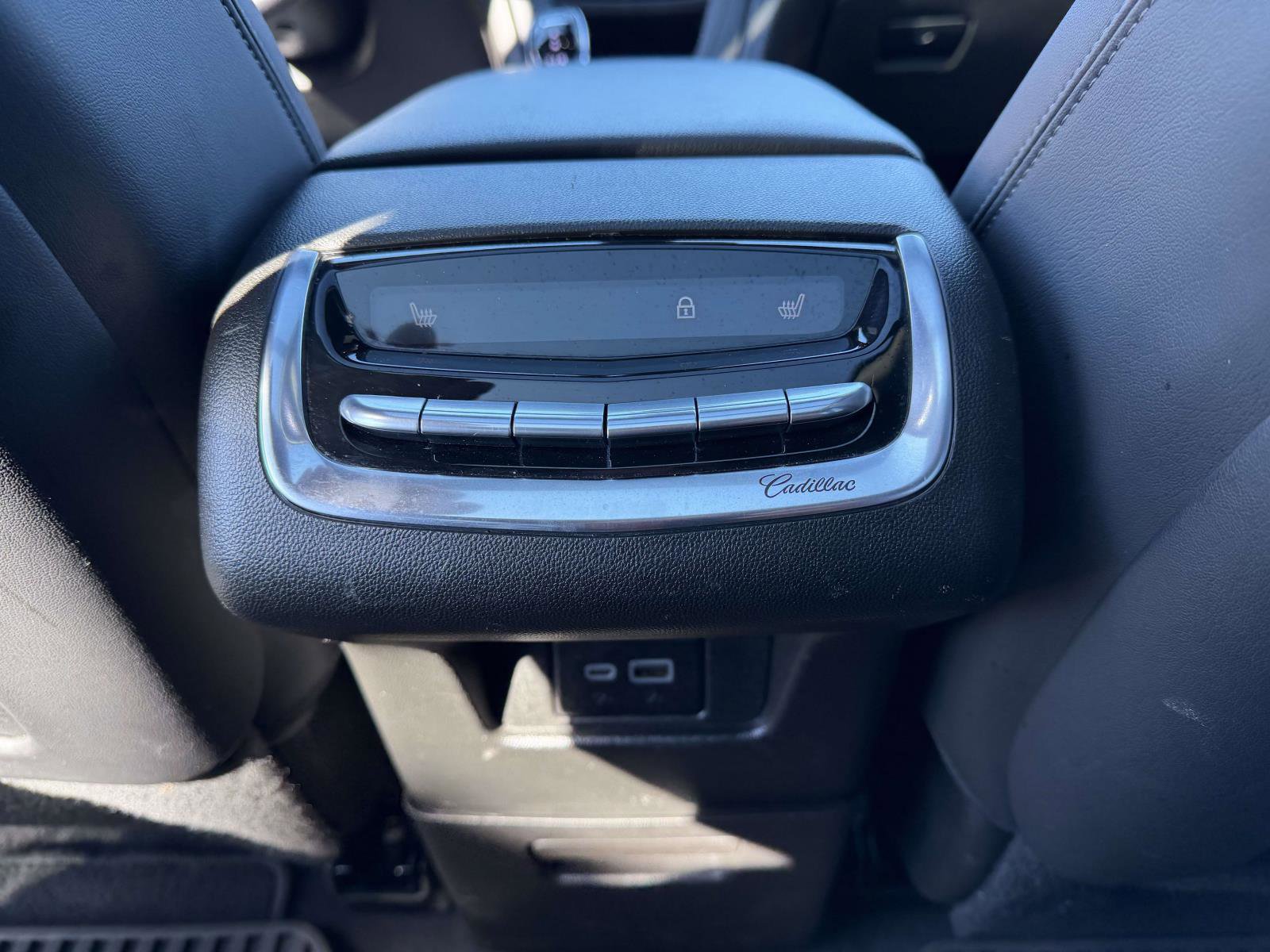 Certified 2024 Cadillac XT6 Premium Luxury w/ Technology Package AWD/4WD image 17
