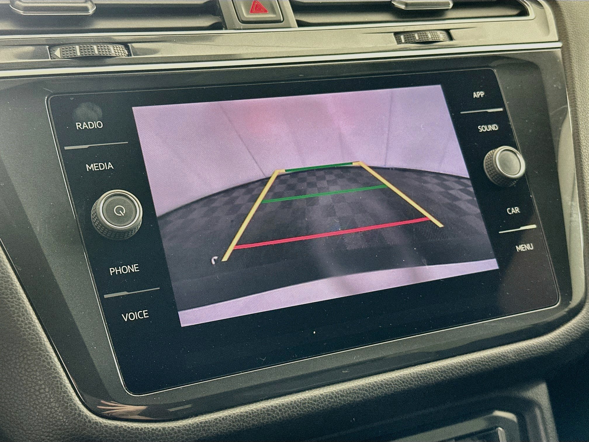 Used 2018 Volkswagen Tiguan SE FWD image 22