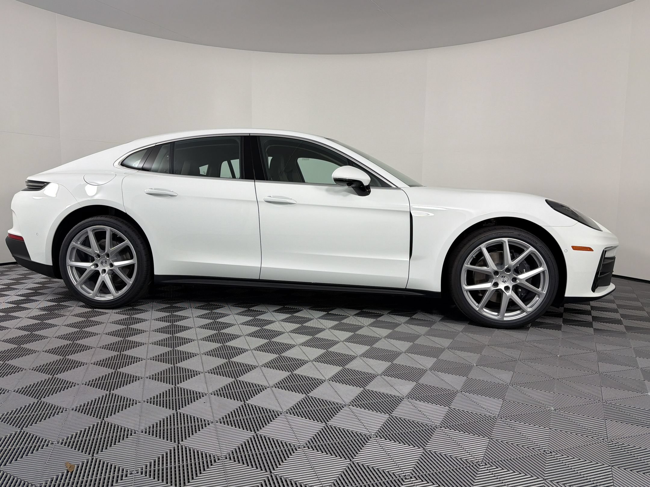 New 2026 Porsche Panamera image 8