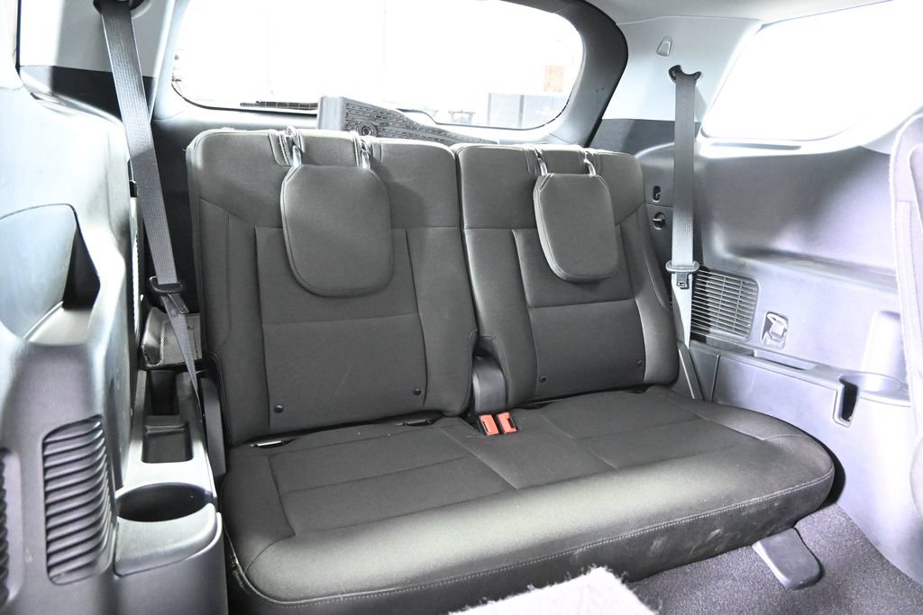 Used 2024 Ford Explorer XLT AWD/4WD image 16