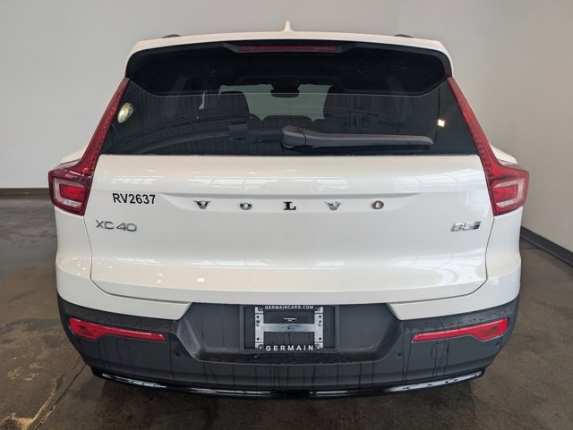 Used 2026 Volvo XC40 B5 Core w/ Climate Package image 4