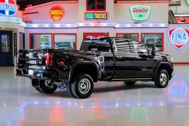 Used 2023 GMC Sierra 3500 Denali w/ Denali Ultimate Package AWD/4WD image 3