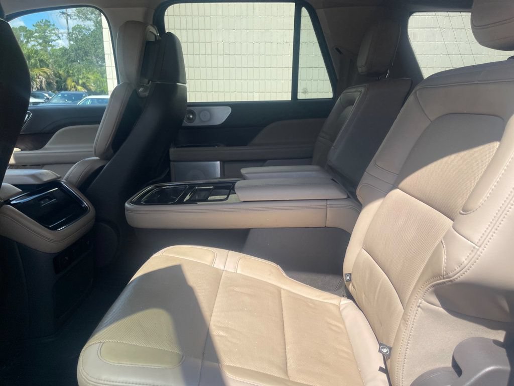 Used 2023 Lincoln Navigator L Reserve AWD/4WD image 12