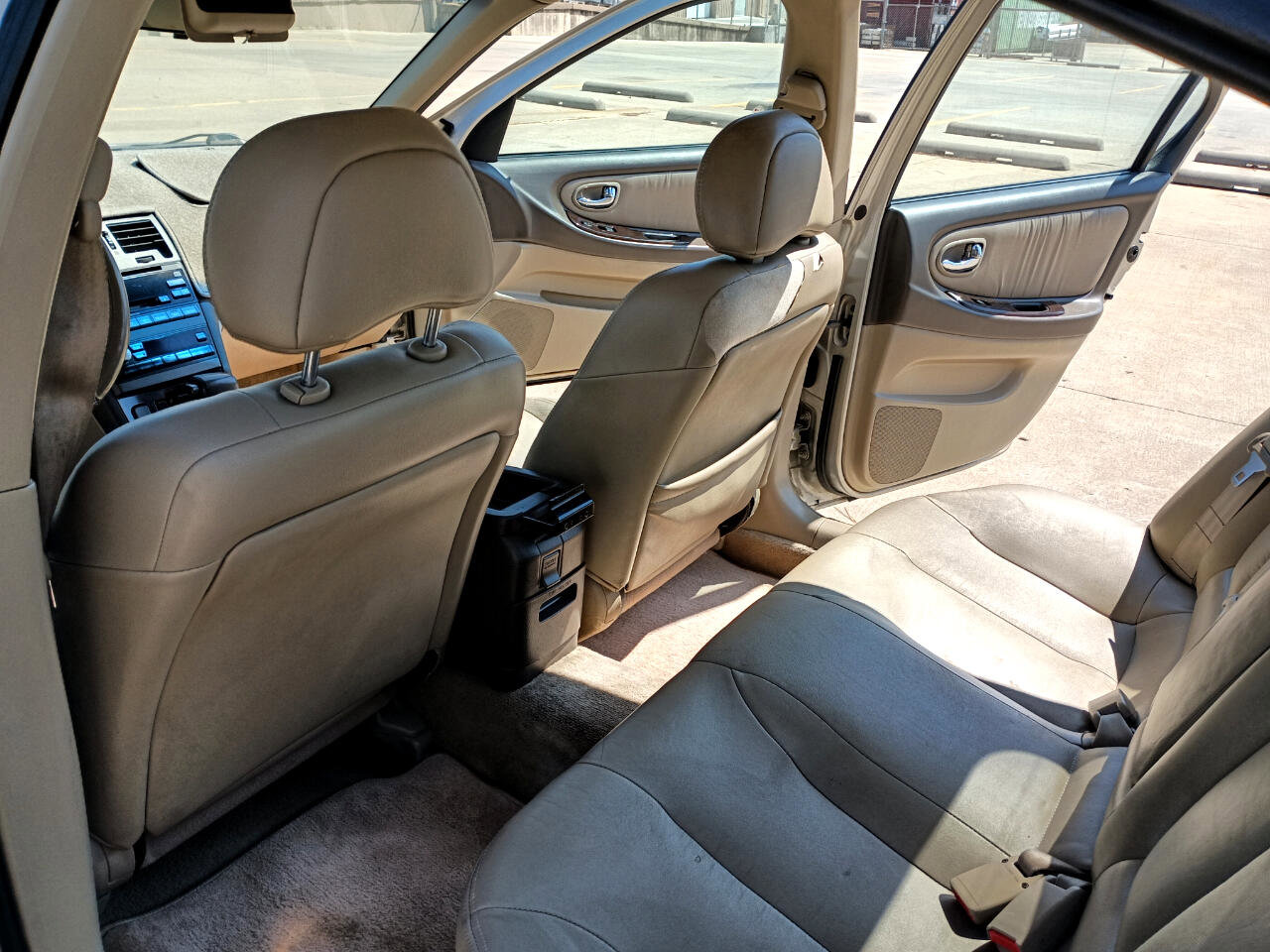 Used 2000 Nissan Maxima GLE image 11