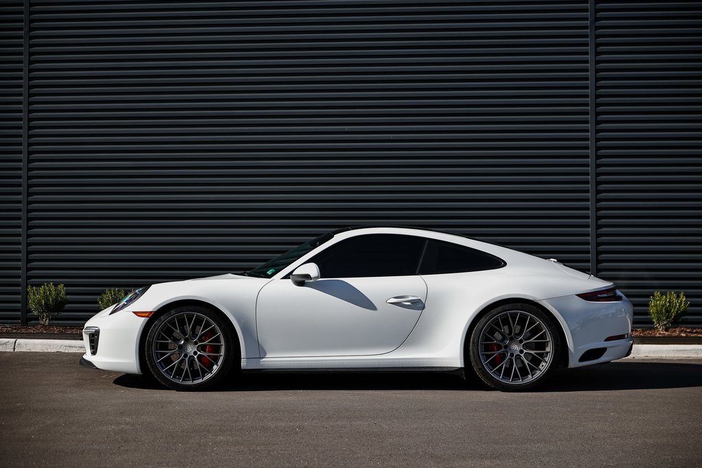 Certified 2019 Porsche 911 Carrera 4S image 2