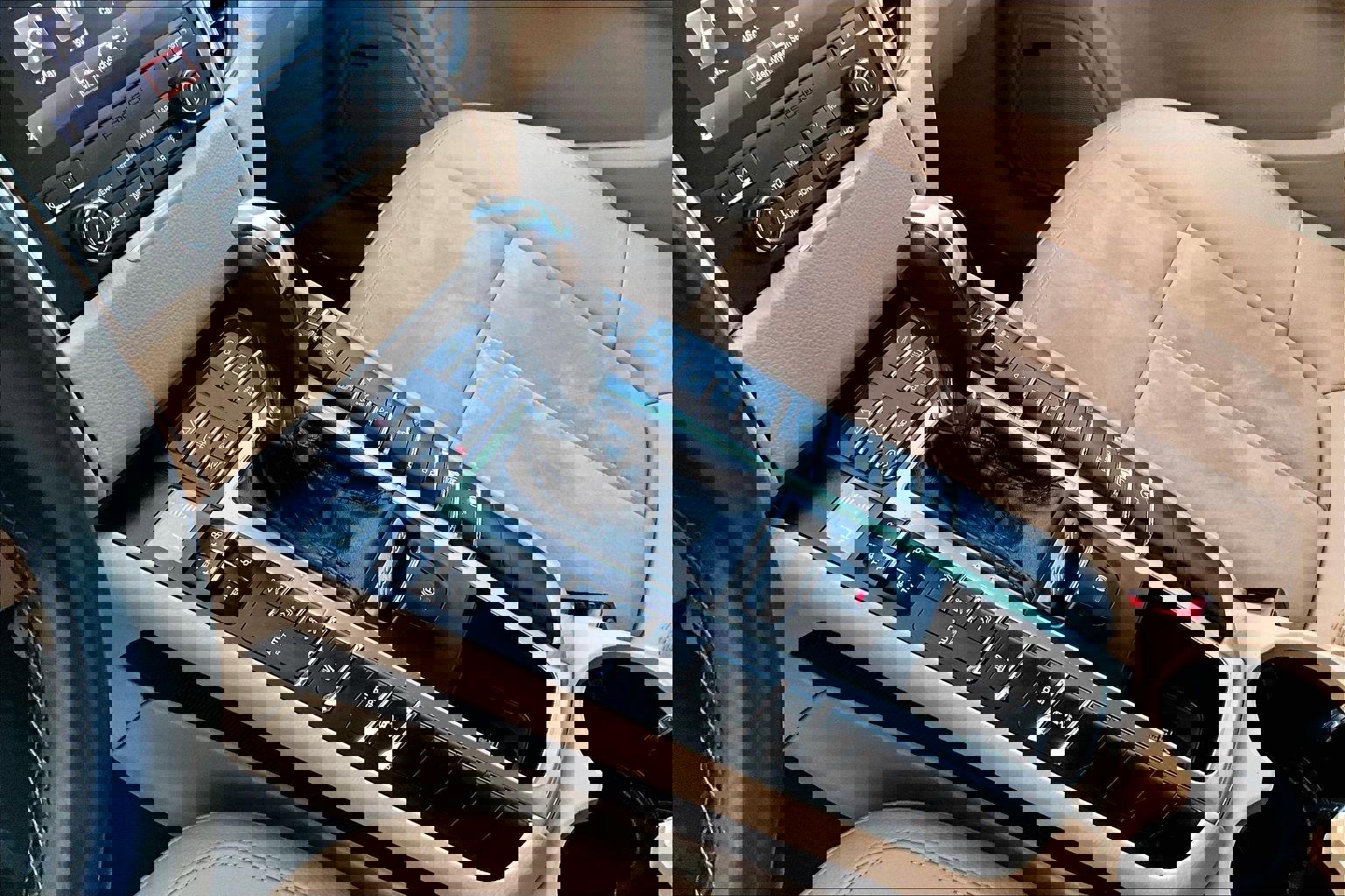 Used 2017 Porsche Macan image 19