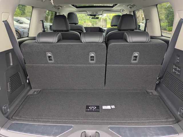 New 2026 INFINITI QX80 Luxe w/ Cargo Package RWD image 12
