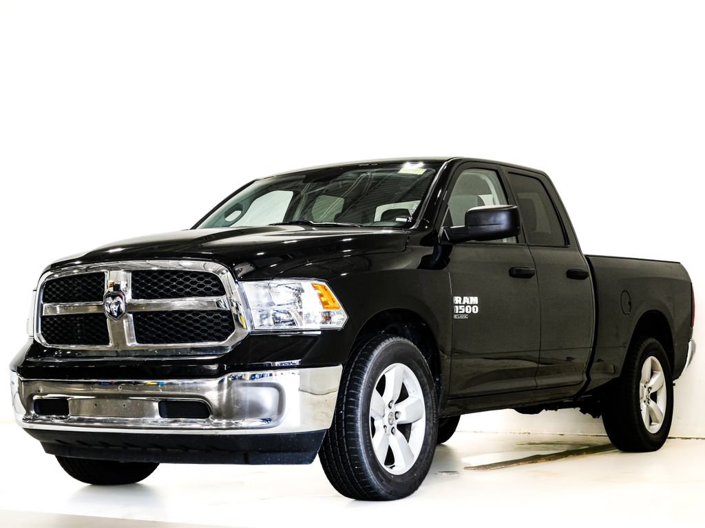Used 2024 RAM 1500 Classic SLT AWD/4WD image 3