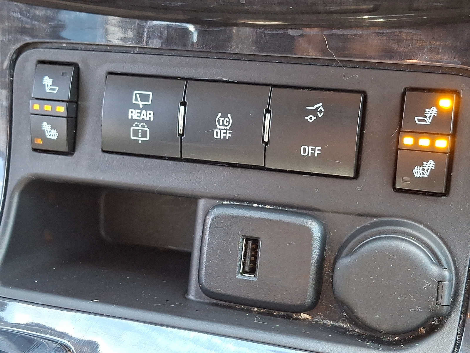 Used 2017 Buick Enclave Leather FWD image 25