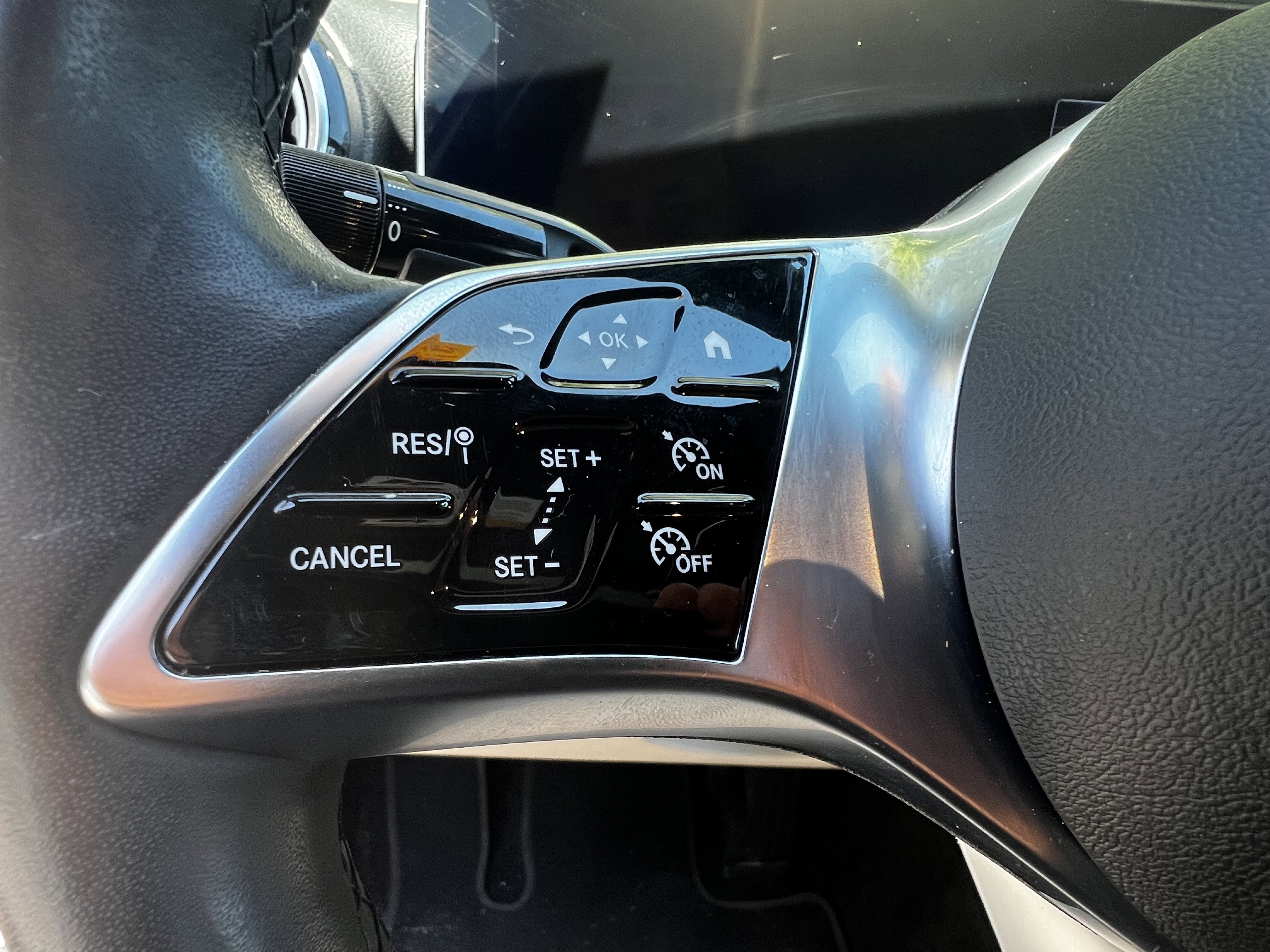 Used 2023 Mercedes-Benz C 300 Sedan image 16