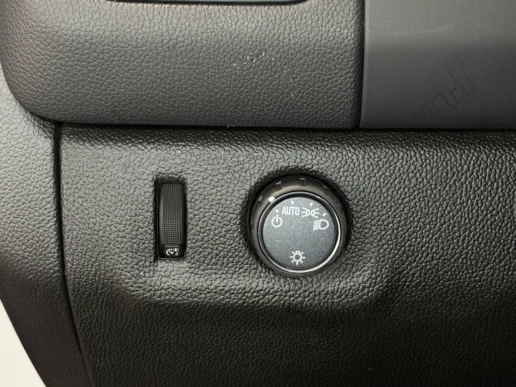 Used 2022 Chevrolet Colorado LT w/ Fleet Safety Package RWD image 18