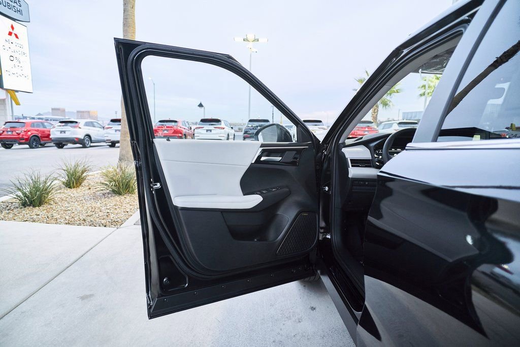 New 2026 Mitsubishi Outlander SE FWD image 18