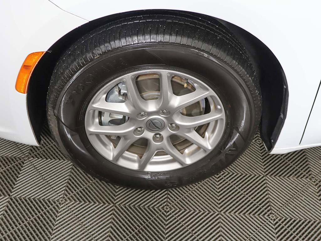 Used 2024 Chrysler Pacifica Touring-L image 17