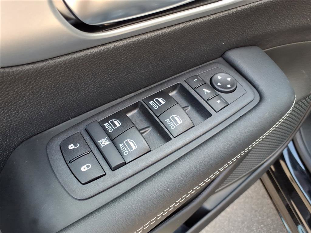 New 2026 Chrysler Pacifica Limited w/ S Appearance Package image 4