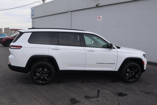 New 2025 Jeep Grand Cherokee L Limited image 3